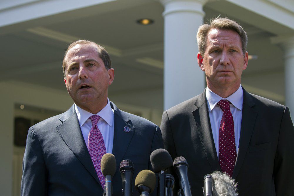 Alex Azar and Ned Sharpless via AP.jpeg